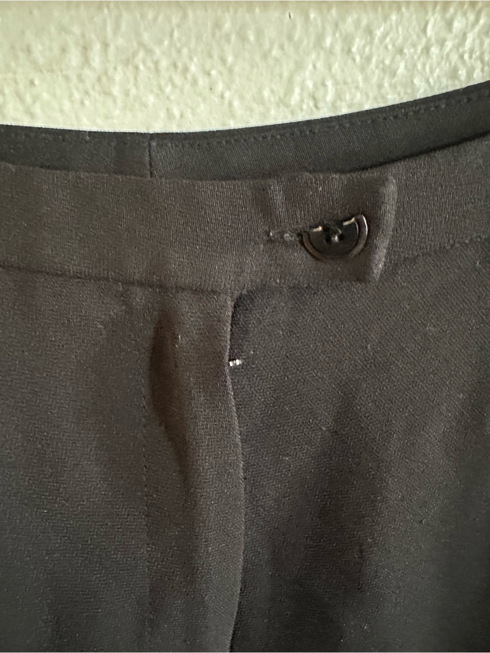Women’s Pants by Casual Corner Sz 4 short - Picture 2 of 3